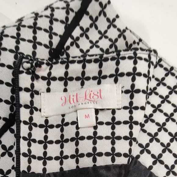 Black and White Mini Skirt Ruffled Hem Lined - Picture 6 of 12